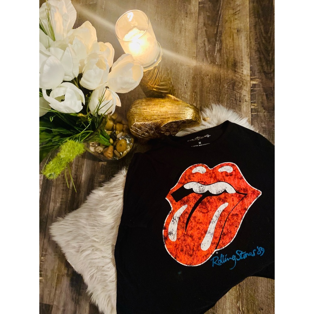 Black Rolling Stones crop top size Medium